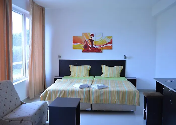 Paradise Hotel Lozenets