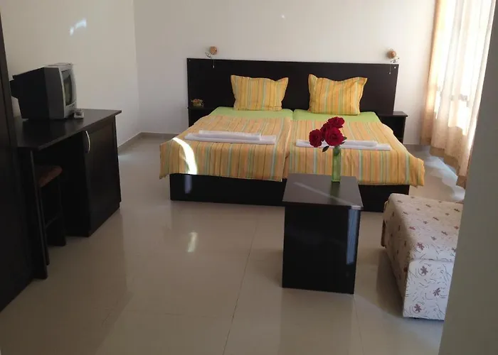 Paradise Hotel Lozenets